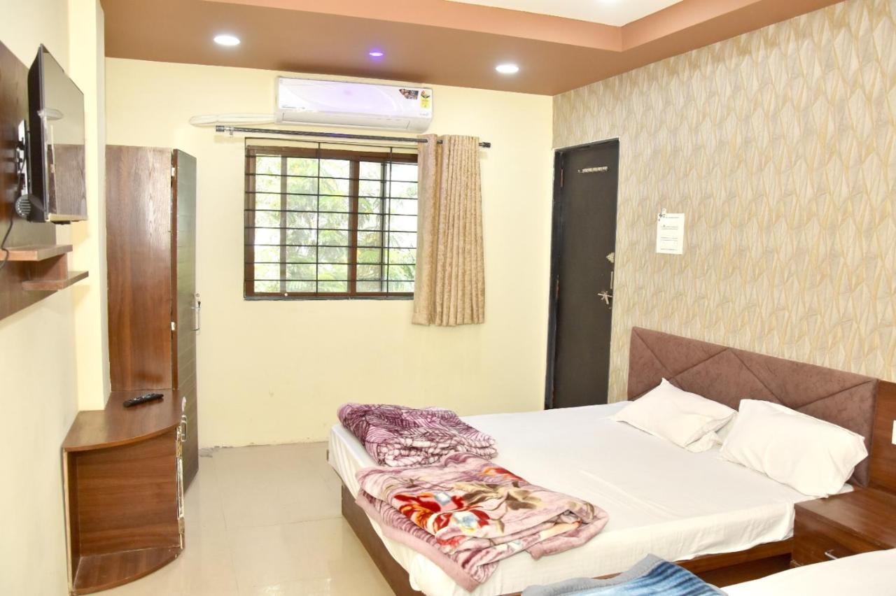 Green Leaf Hotel Ujjain Luaran gambar