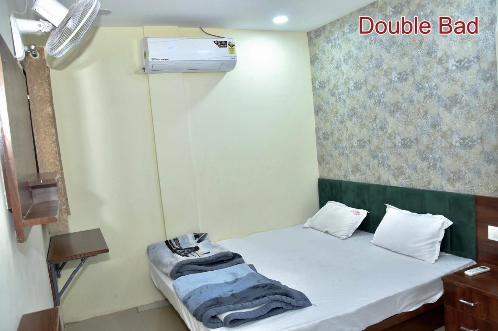 Green Leaf Hotel Ujjain Luaran gambar
