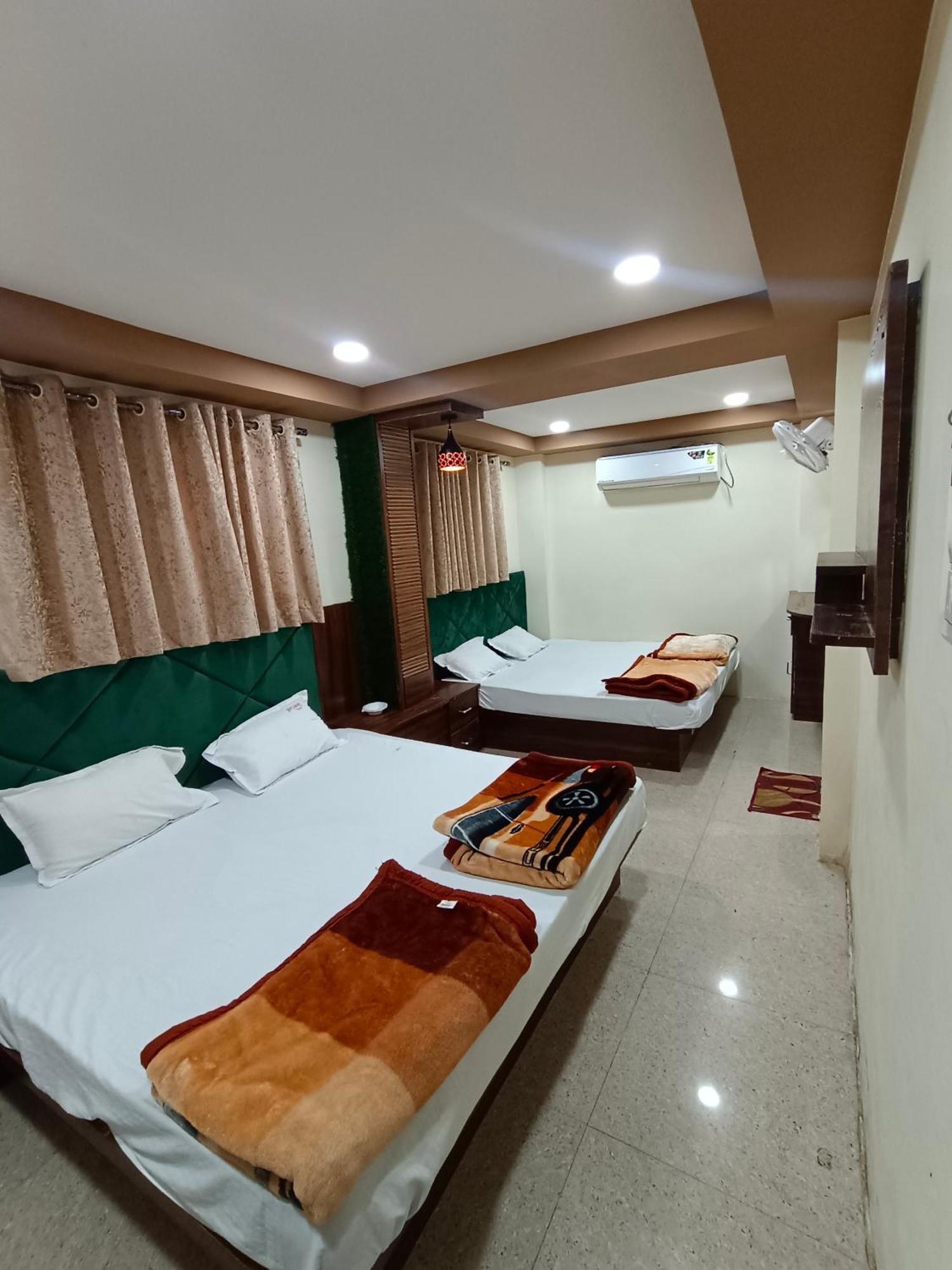 Green Leaf Hotel Ujjain Luaran gambar