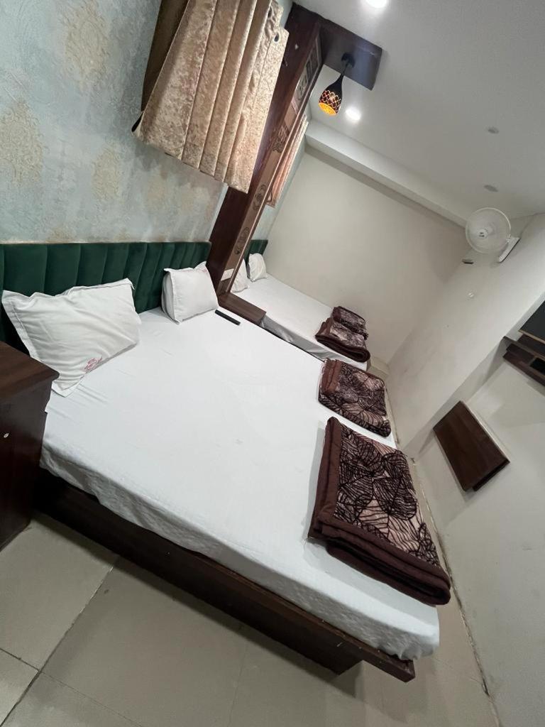 Green Leaf Hotel Ujjain Luaran gambar