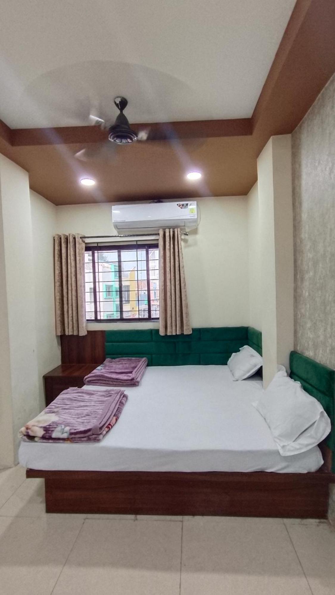 Green Leaf Hotel Ujjain Luaran gambar