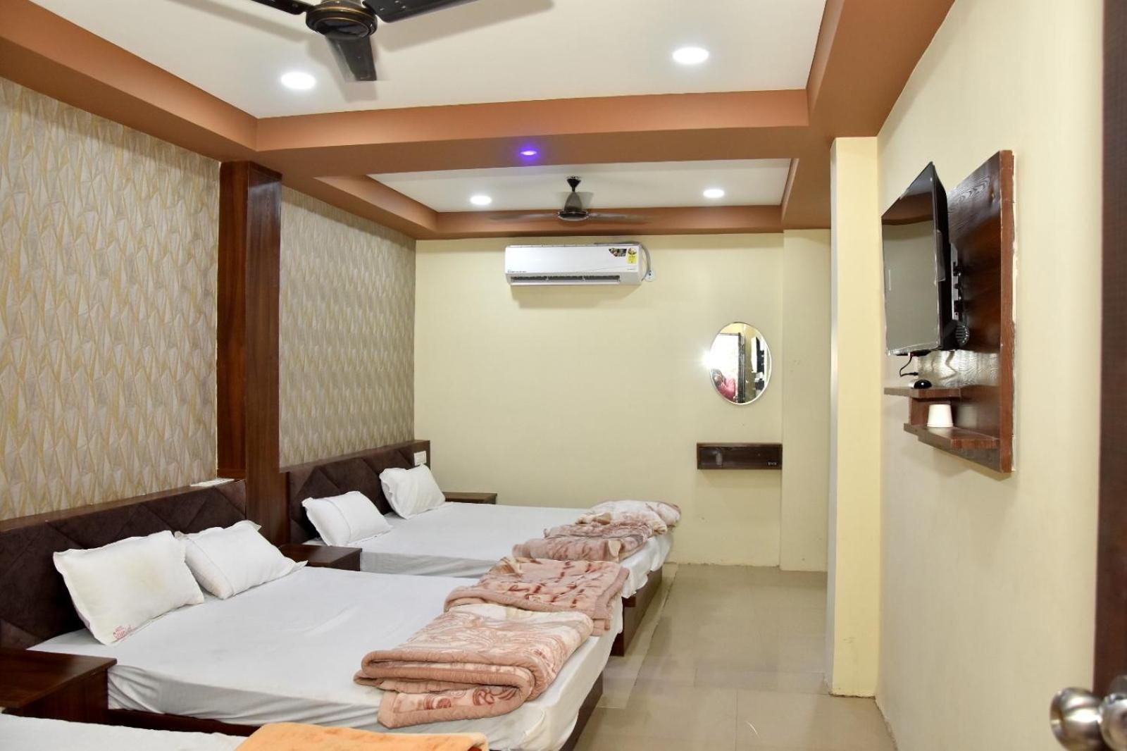 Green Leaf Hotel Ujjain Luaran gambar