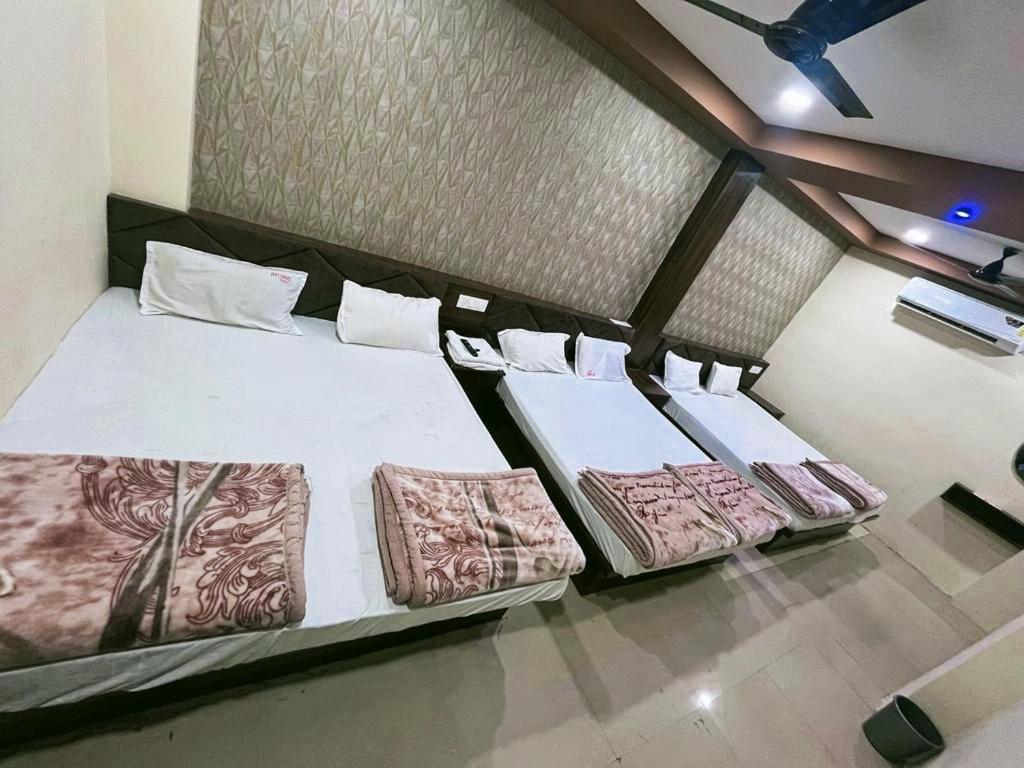 Green Leaf Hotel Ujjain Luaran gambar