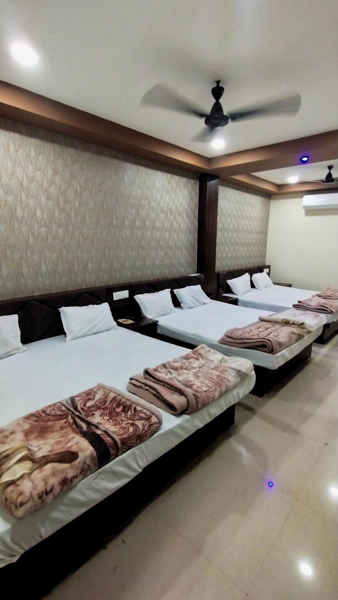Green Leaf Hotel Ujjain Luaran gambar