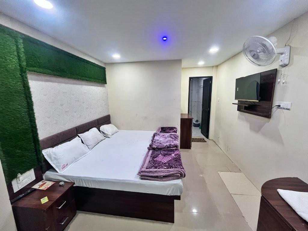 Green Leaf Hotel Ujjain Luaran gambar