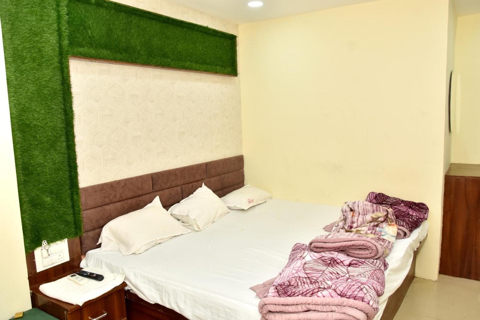 Green Leaf Hotel Ujjain Luaran gambar