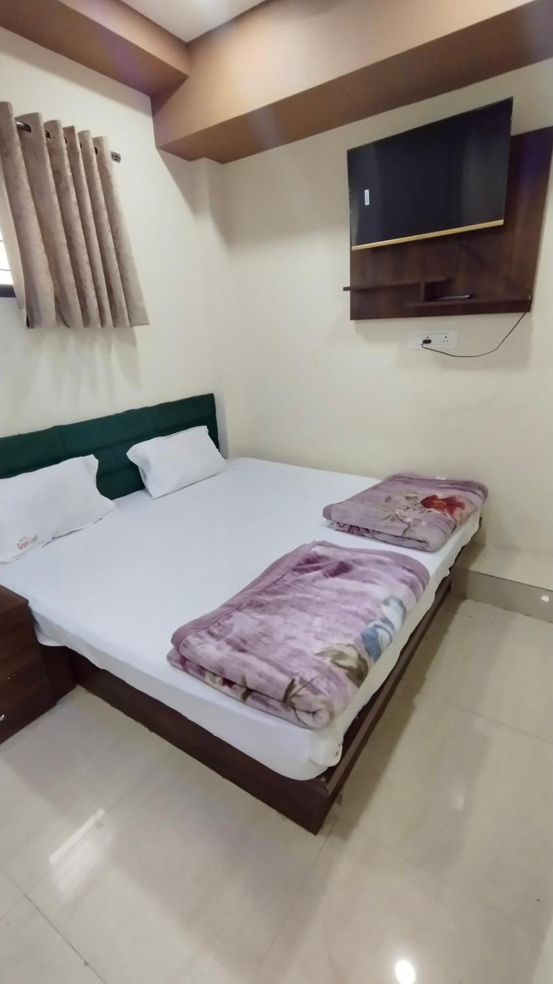 Green Leaf Hotel Ujjain Luaran gambar