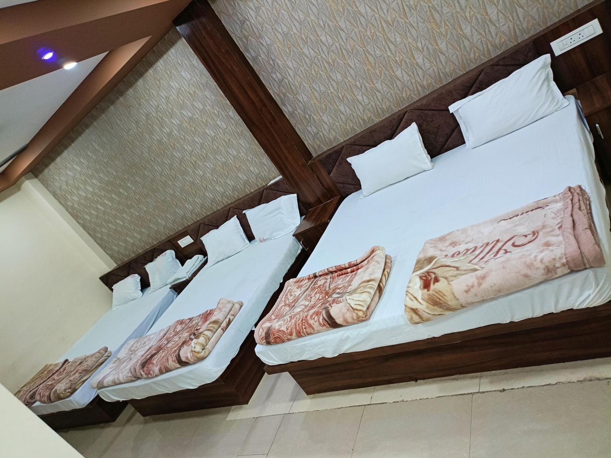 Green Leaf Hotel Ujjain Luaran gambar