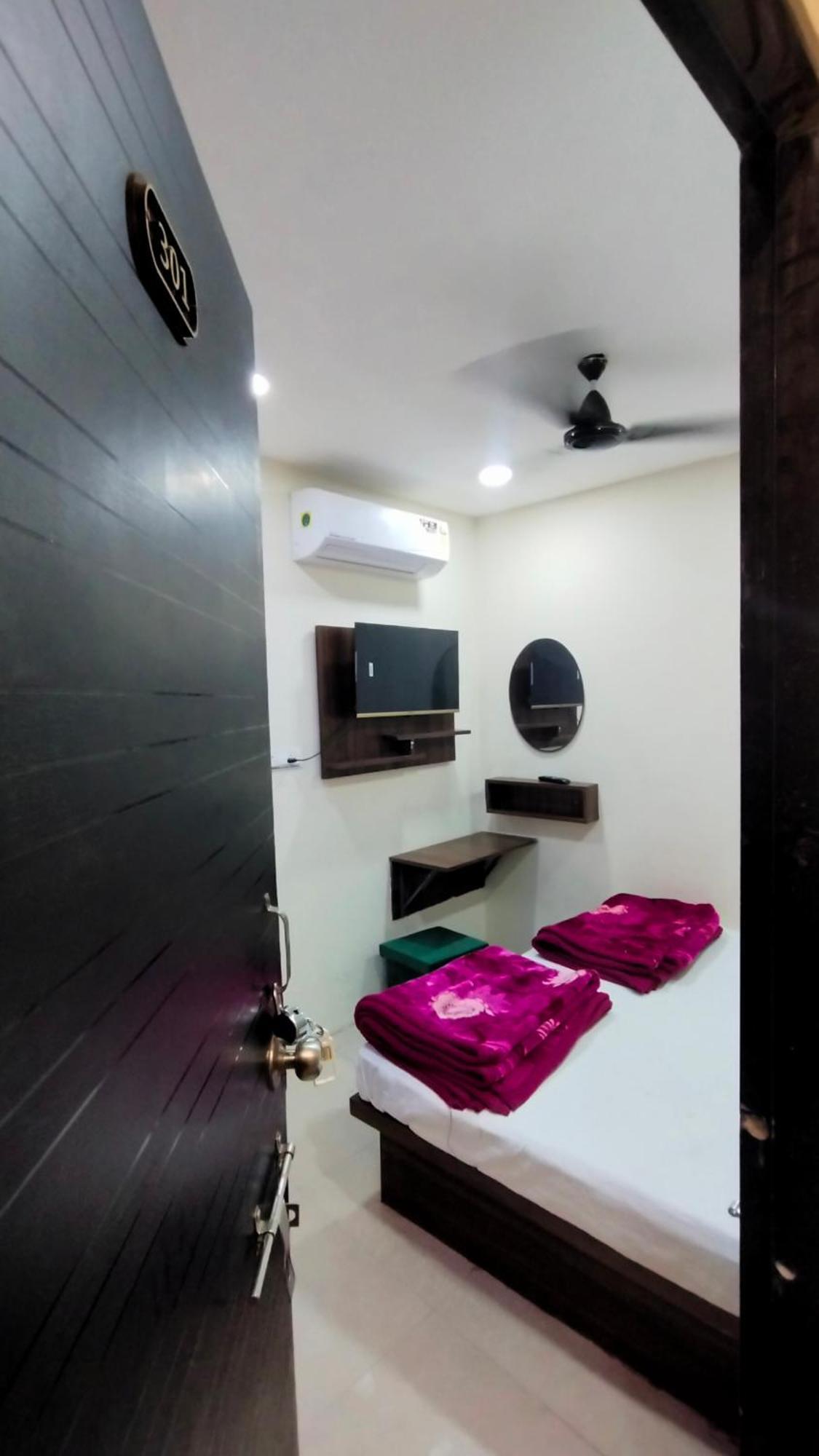 Green Leaf Hotel Ujjain Luaran gambar