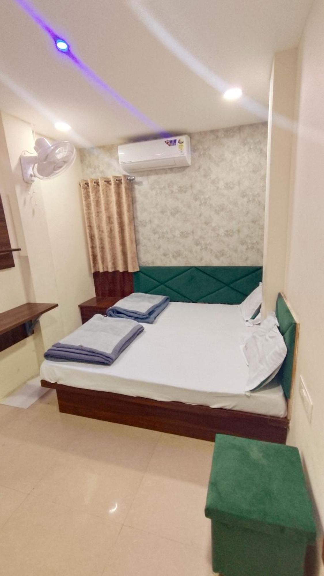 Green Leaf Hotel Ujjain Luaran gambar
