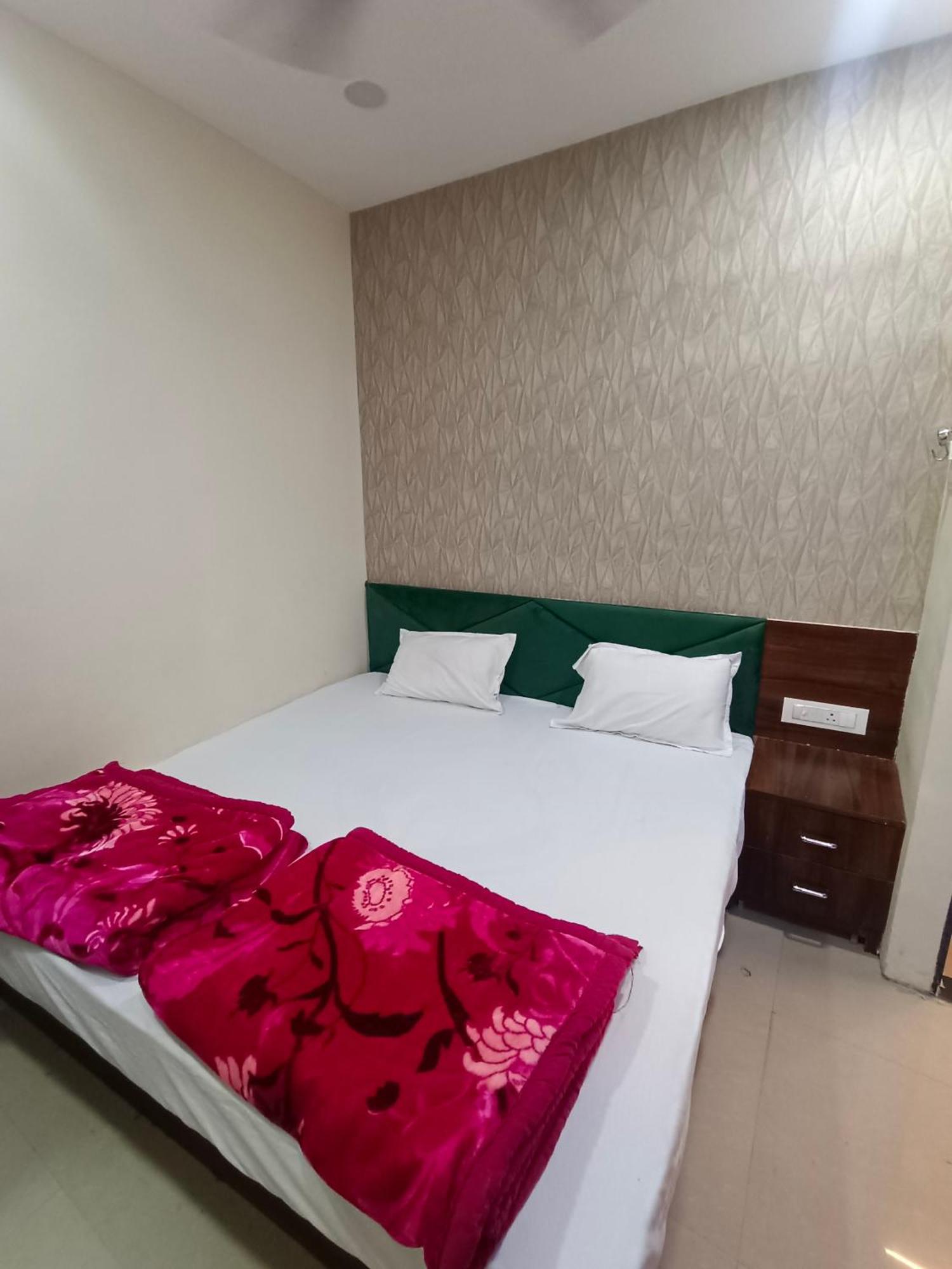 Green Leaf Hotel Ujjain Luaran gambar