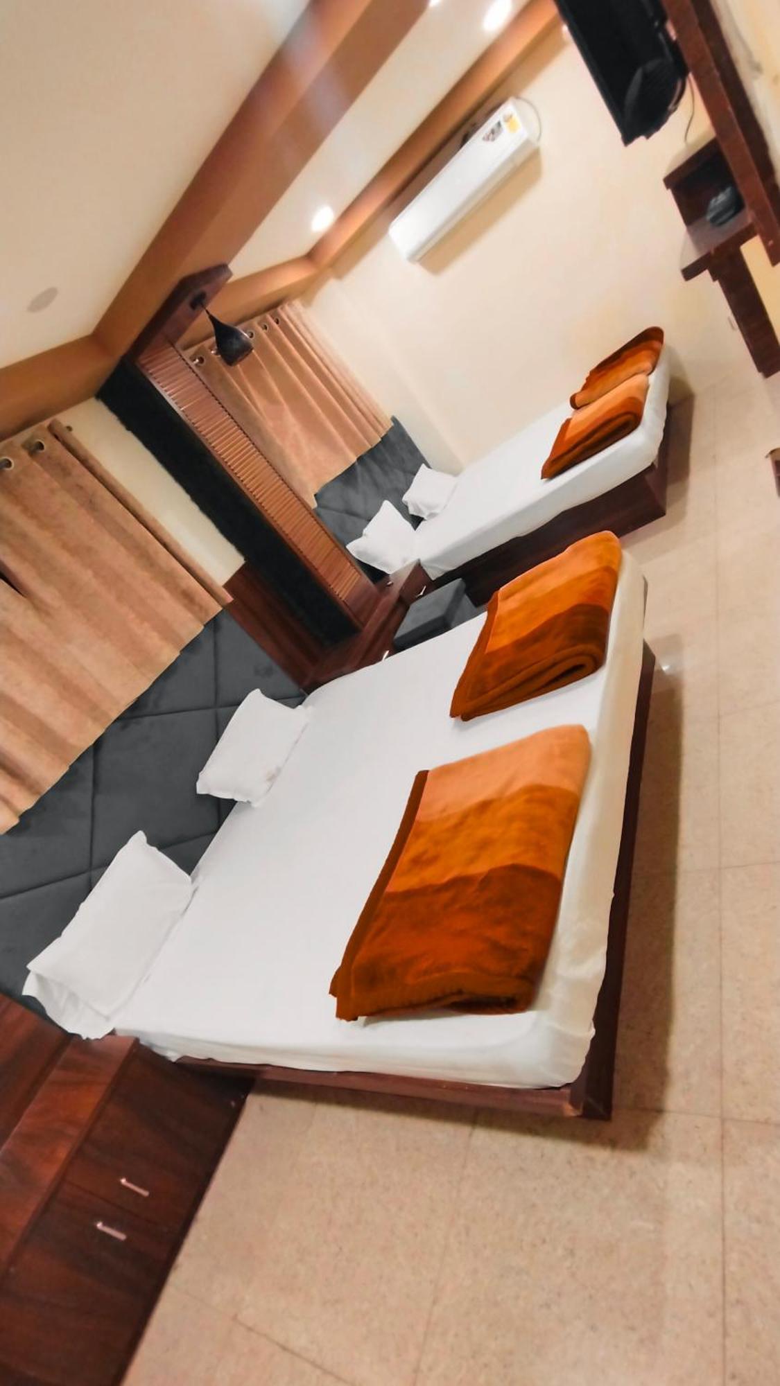 Green Leaf Hotel Ujjain Luaran gambar