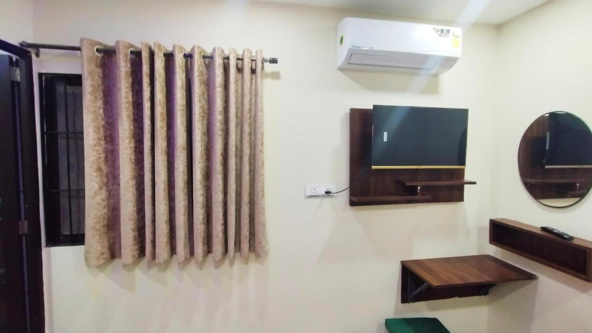 Green Leaf Hotel Ujjain Luaran gambar